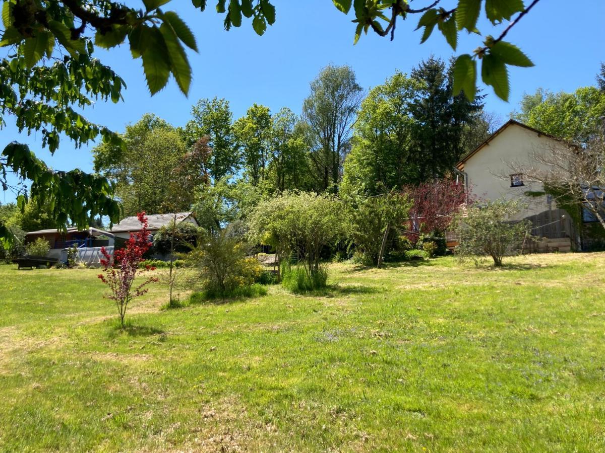 La Maison Charmante D'Elisabeth Saint-Ybard Exterior foto